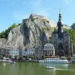 Terra - A Deux Pas Du Bord De Meuse Entre Namur Et Dinant Профондвиль